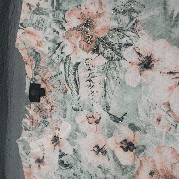 Top - Picture 12 of 12